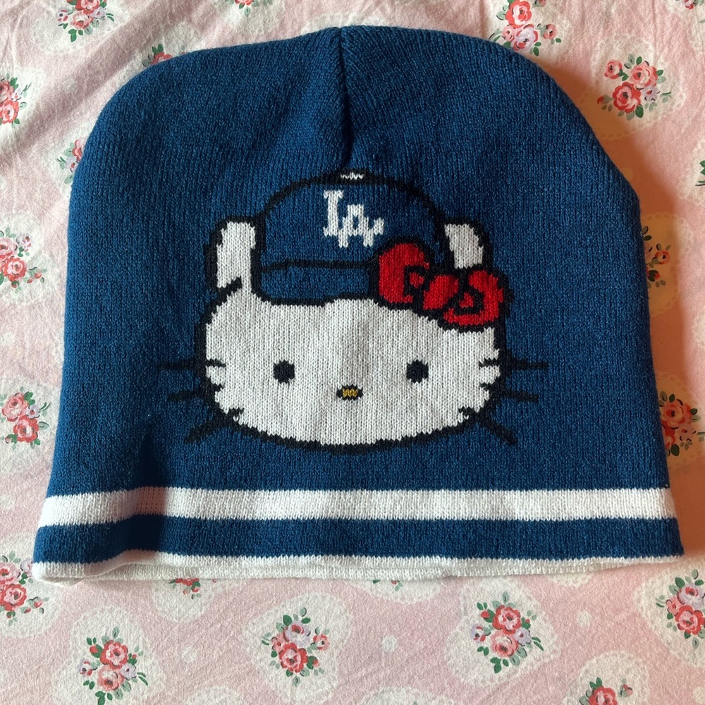 LA Dodgers Hello Kitty Night Reversible Beanie